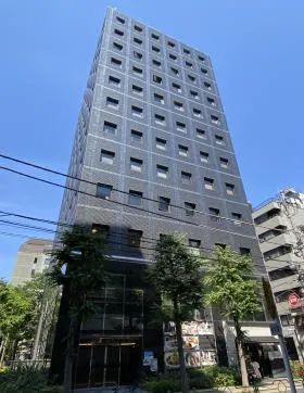 ニューリバータワーの外観