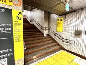 B3出入口を目指す