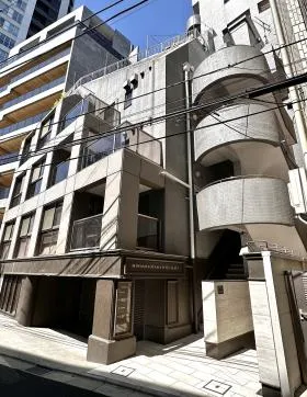 南青山ヒルフラッツの外観