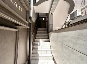 南青山ヒルフラッツの外観