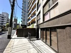 南青山ヒルフラッツの外観