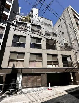南青山ヒルフラッツの外観