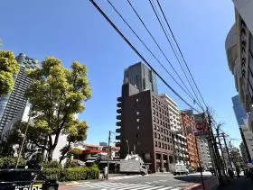 南青山ヒルフラッツの外観