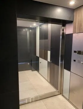 セレニティー原宿ビルの外観