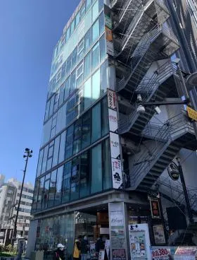 横浜トラストビルの外観