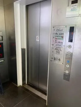 横浜トラストビルの外観