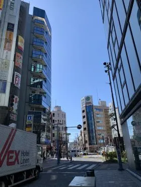 横浜トラストビルの外観