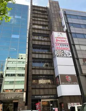 MANEKI新橋ビルの外観