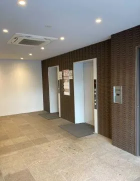 MANEKI新橋ビルの外観