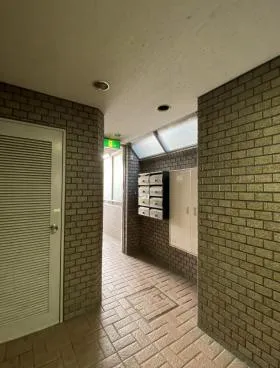 共生ビル別館の外観