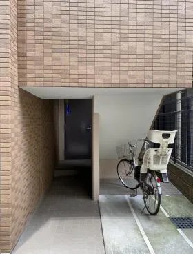 プラハ日本橋人形町南の外観