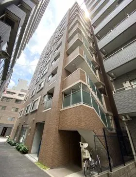プラハ日本橋人形町南の外観