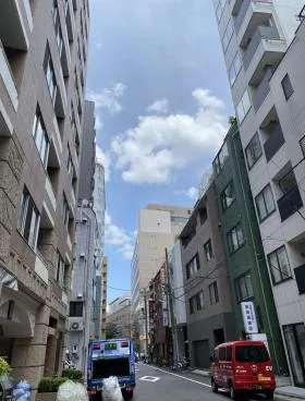 プラハ日本橋人形町南の外観