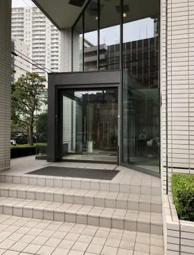 キング東京本社ビルの外観