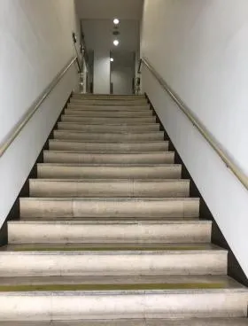 アロア築地ビルの外観