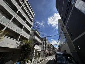 WWビルの外観