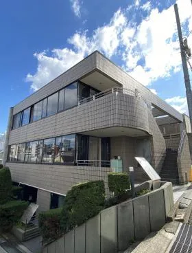 スリーアップ西麻布ビルの外観