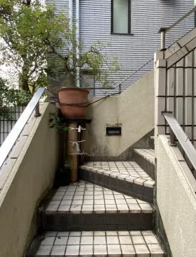 青山深見ビルの外観