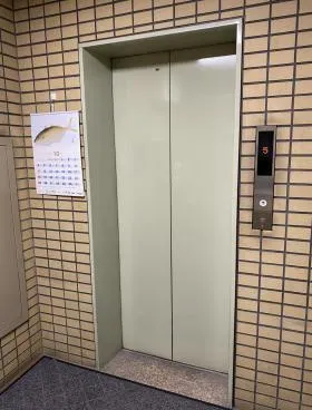 飯島ビルの外観