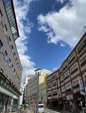 ステップ六本木ビルの外観