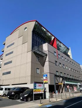 ステップ六本木ビルの外観