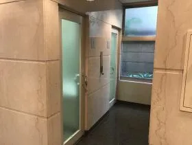 雄山閣ビルの外観