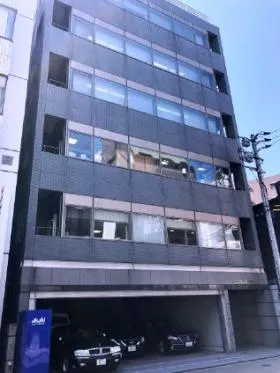 コスモプラスビルの外観
