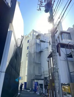 レインボービルの外観