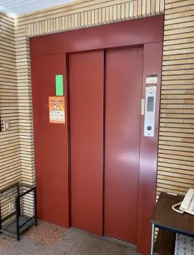 YHビルの外観
