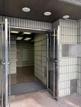 アルファエイチビルの外観