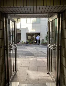 アルファエイチビルの外観