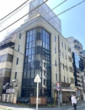 アルファエイチビルの外観