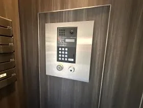 KAMAYAビルの外観
