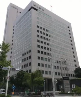 アムナット(朝日会館)ビルの外観