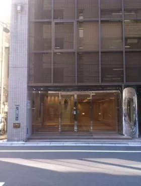 ユニゾ西新橋3丁目ビル(西新橋ビルディング)の外観