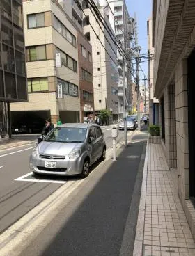 ユニゾ西新橋3丁目ビル(西新橋ビルディング)の外観