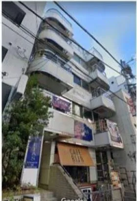 アイロン三崎町ビルの外観