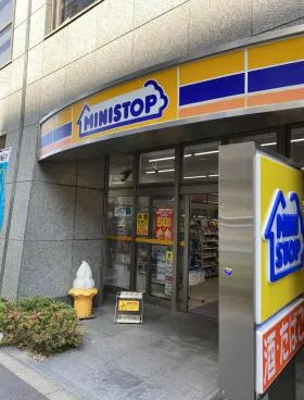 四谷メディカルビルの外観
