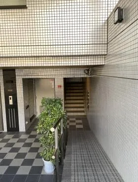 カミニートアネックスビルの外観