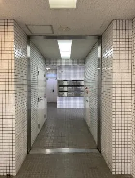 神宮外苑ビル2号館ビルの外観