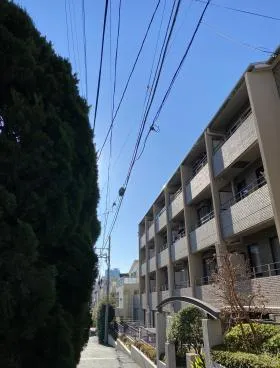 南青山第2韮澤ビルの外観