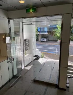 インターナショナルプレイス四ツ谷ビルの外観