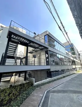 Terraza Harajuku(旧:仮)神宮前二丁目PJ)ビルの外観