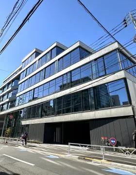 Terraza Harajuku(旧:仮)神宮前二丁目PJ)ビルの外観
