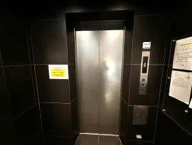 SNT八丁堀ビルの外観