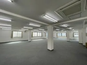 MDビルの外観