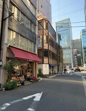 STビルの外観