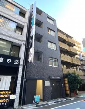 日本意安ビルの外観