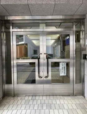 第四田町ビルの外観