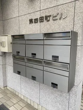 第四田町ビルの外観